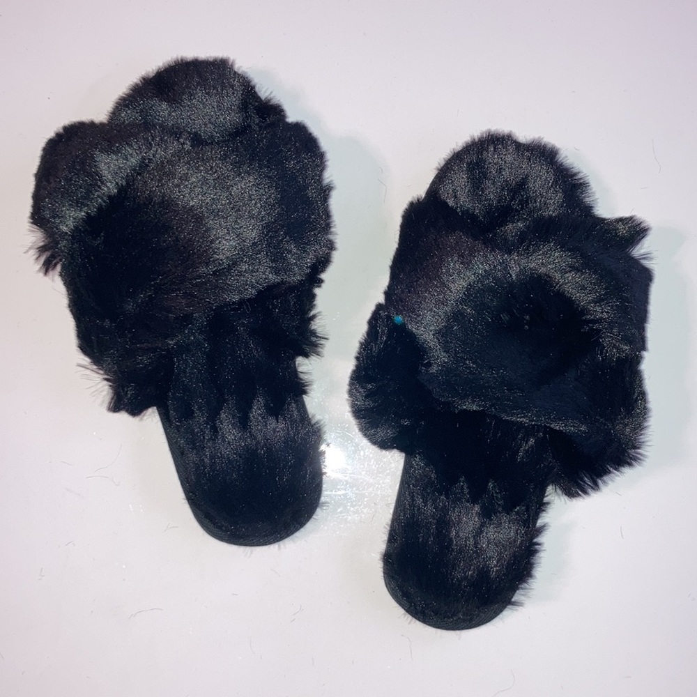 NWT Black Fuzzy Crossband Open Toe Nonslip Waterproof Slippers Indoor & Outdoor